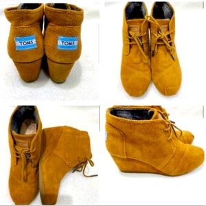 Toms & Matching Purse